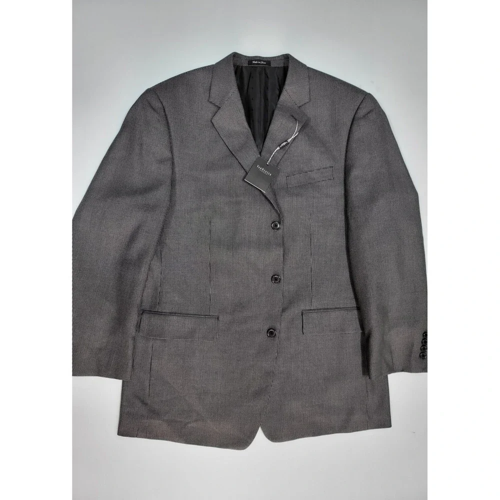 Van Heusen command attention